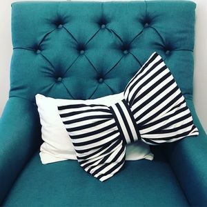 Black &‎ White Stripe Bow Pillow 12”x16”